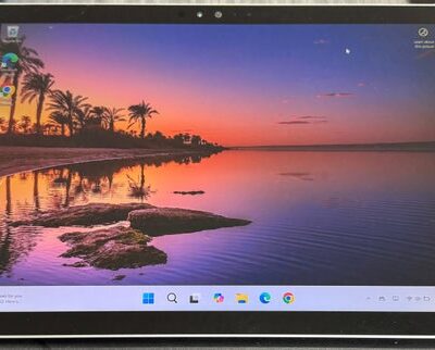 Tablet - Microsoft Surface Pro 4 16GB RAM 256GB 12" Screen with Intel i7 (Silver) (Cracked Screen)