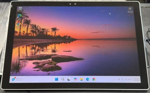 Tablet - Microsoft Surface Pro 4 16GB RAM 256GB 12" Screen with Intel i7 (Silver) (Cracked Screen)